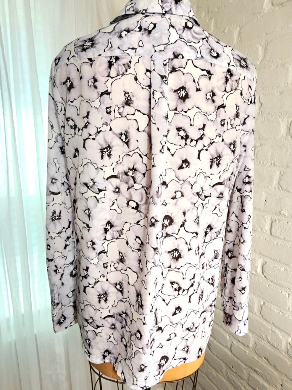 Banana Republic Dillon Floral Button Down Shirt Size L Black White Work Blouse - Picture 6 of 10